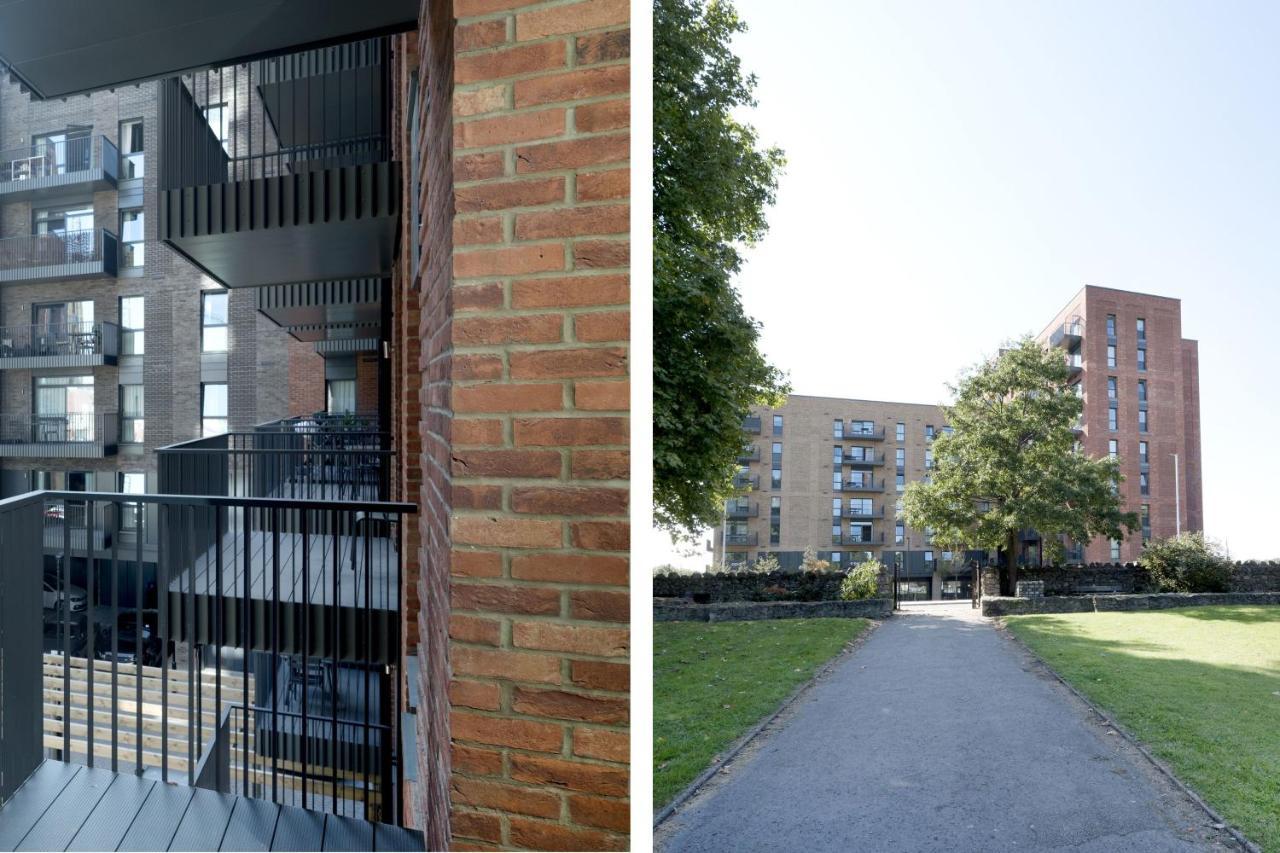 Modern Studios And Apartments At Barking Wharf In London Exteriör bild