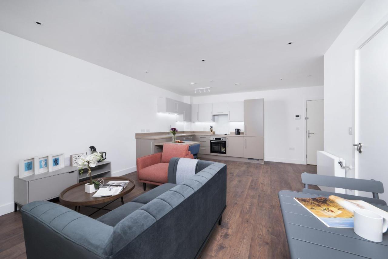 Modern Studios And Apartments At Barking Wharf In London Exteriör bild