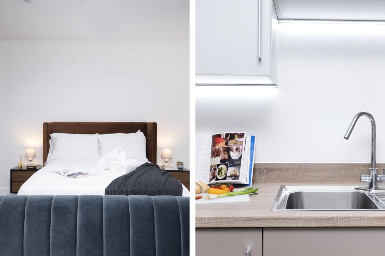 Modern Studios And Apartments At Barking Wharf In London Exteriör bild