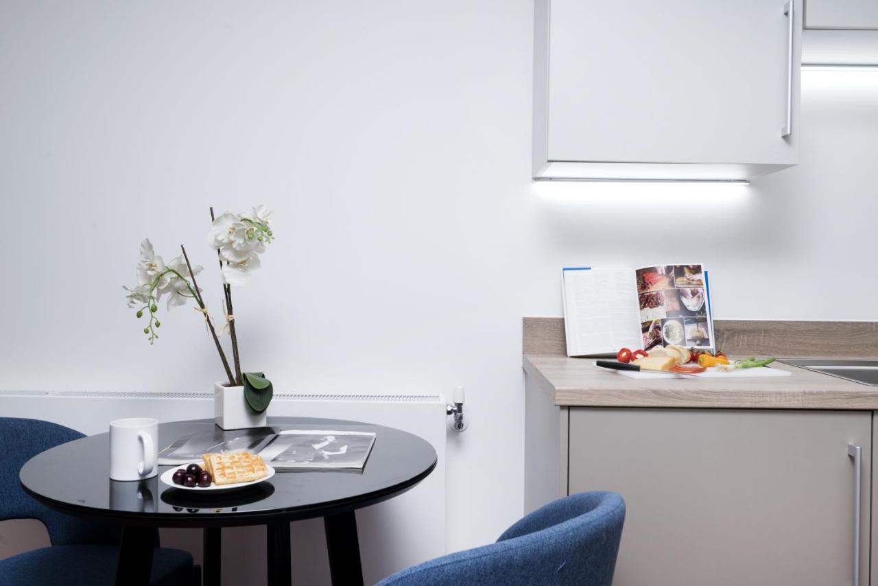 Modern Studios And Apartments At Barking Wharf In London Exteriör bild